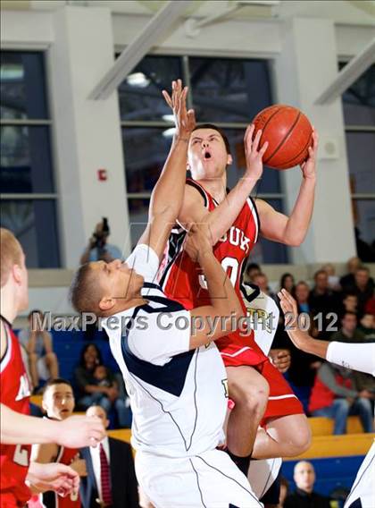 Thumbnail 1 in Masuk vs. Notre Dame-Fairfield (SWC Semifinal) photogallery.