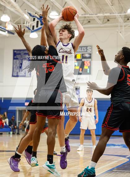 Thumbnail 3 in Waggener vs Campbell County photogallery.