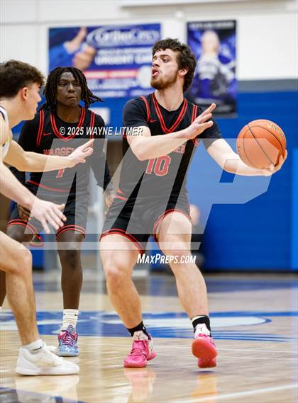 Thumbnail 3 in Waggener vs Campbell County photogallery.