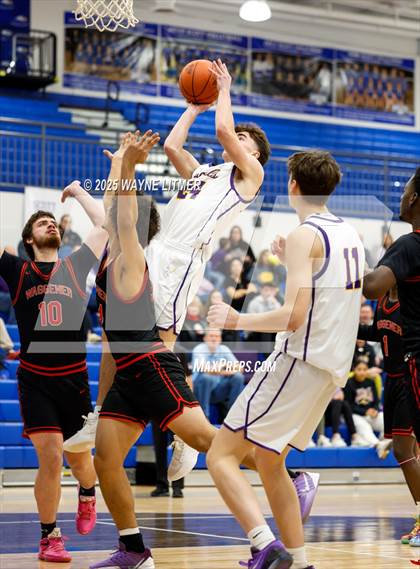 Thumbnail 2 in Waggener vs Campbell County photogallery.