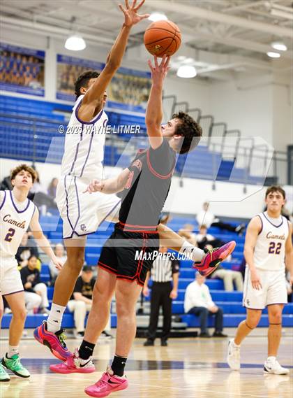 Thumbnail 1 in Waggener vs Campbell County photogallery.