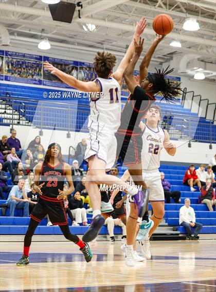 Thumbnail 1 in Waggener vs Campbell County photogallery.