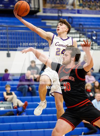 Thumbnail 3 in Waggener vs Campbell County photogallery.