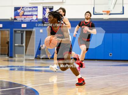 Thumbnail 3 in Waggener vs Campbell County photogallery.