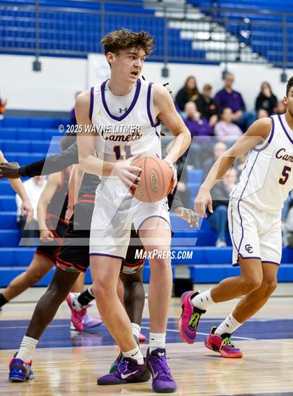 Thumbnail 3 in Waggener vs Campbell County photogallery.