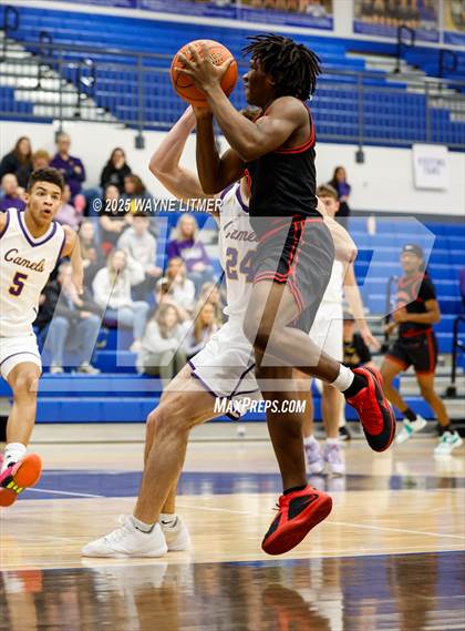 Thumbnail 1 in Waggener vs Campbell County photogallery.