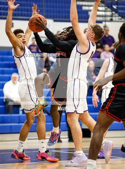 Thumbnail 2 in Waggener vs Campbell County photogallery.