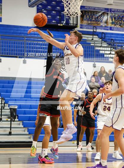 Thumbnail 2 in Waggener vs Campbell County photogallery.