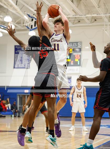 Thumbnail 2 in Waggener vs Campbell County photogallery.