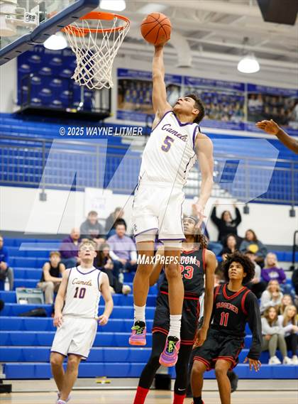 Thumbnail 3 in Waggener vs Campbell County photogallery.