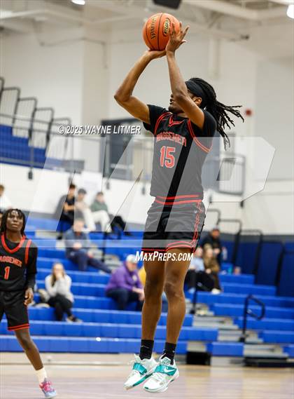 Thumbnail 1 in Waggener vs Campbell County photogallery.