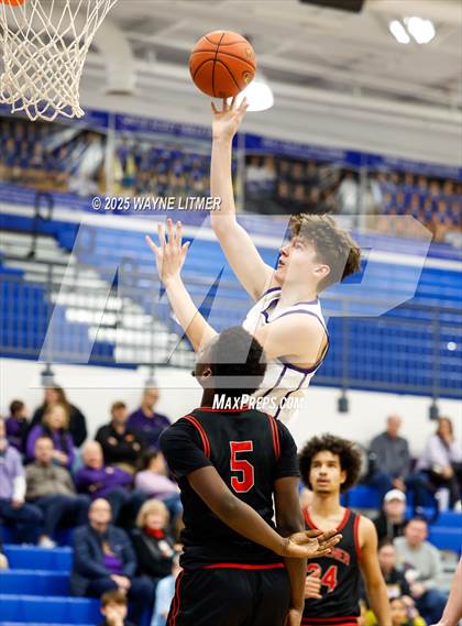 Thumbnail 3 in Waggener vs Campbell County photogallery.