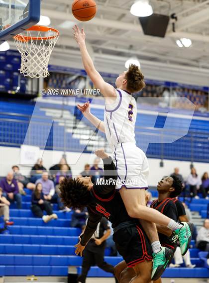 Thumbnail 3 in Waggener vs Campbell County photogallery.