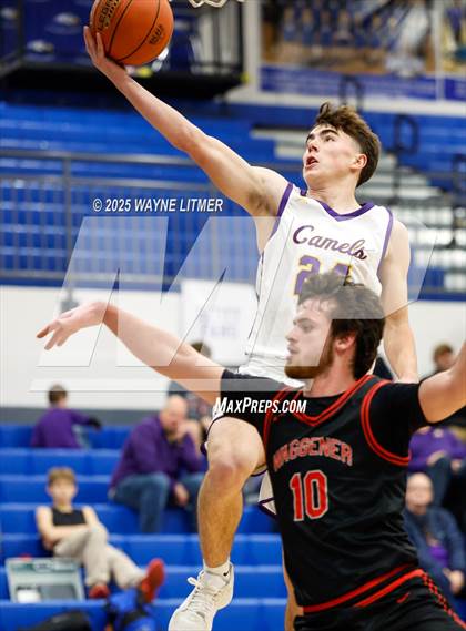 Thumbnail 3 in Waggener vs Campbell County photogallery.
