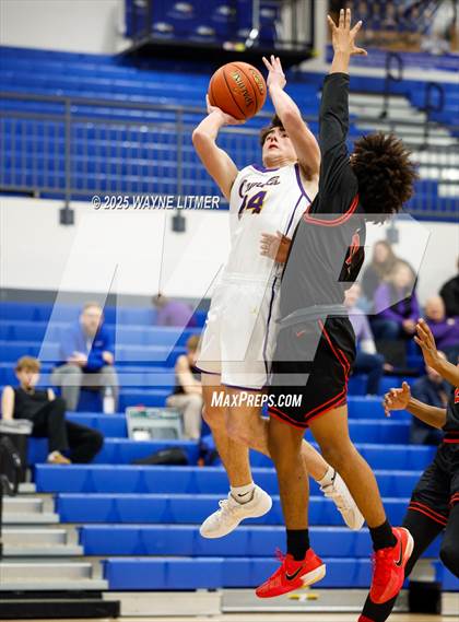 Thumbnail 1 in Waggener vs Campbell County photogallery.