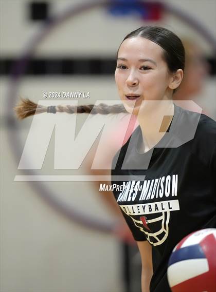 Thumbnail 1 in Oakton @ James Madison photogallery.