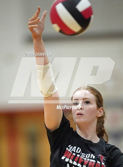 Thumbnail 2 in Oakton @ James Madison photogallery.