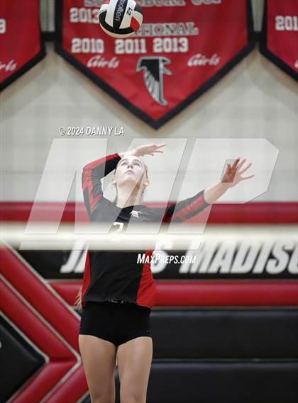 Thumbnail 3 in Oakton @ James Madison photogallery.