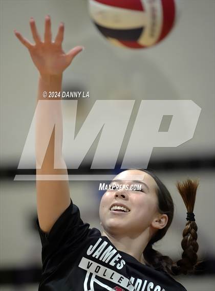 Thumbnail 2 in Oakton @ James Madison photogallery.
