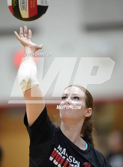 Thumbnail 3 in Oakton @ James Madison photogallery.