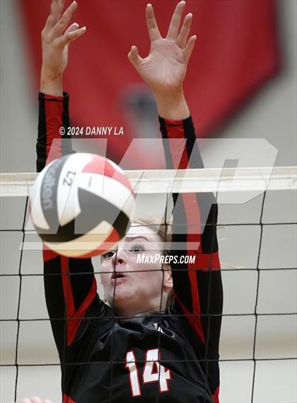Thumbnail 3 in Oakton @ James Madison photogallery.