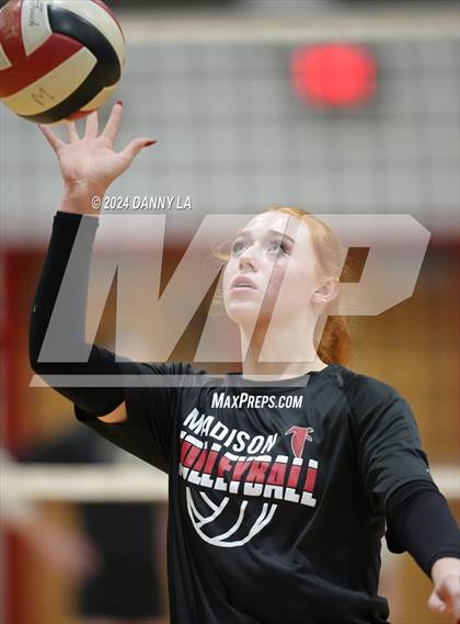 Thumbnail 2 in Oakton @ James Madison photogallery.