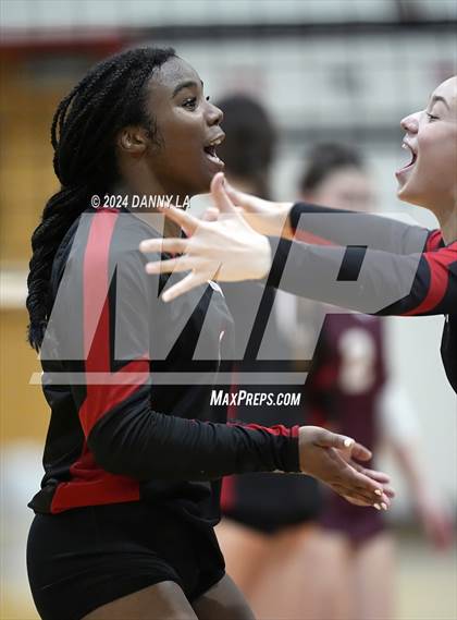 Thumbnail 3 in Oakton @ James Madison photogallery.