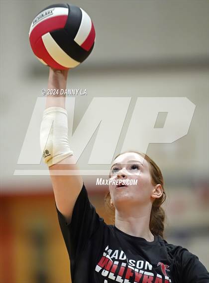 Thumbnail 1 in Oakton @ James Madison photogallery.