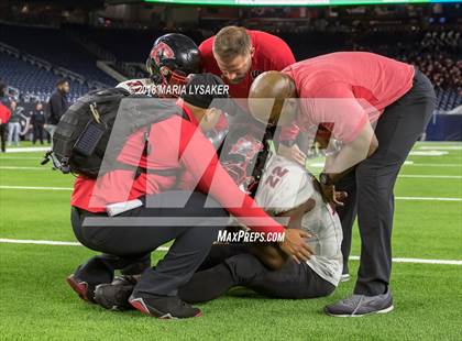 Thumbnail 2 in Wagner vs Shadow Creek (UIL 5A Semifinal Playoffs) photogallery.