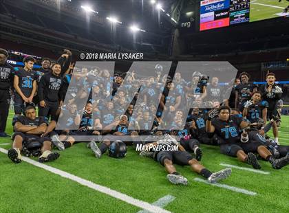 Thumbnail 3 in Wagner vs Shadow Creek (UIL 5A Semifinal Playoffs) photogallery.