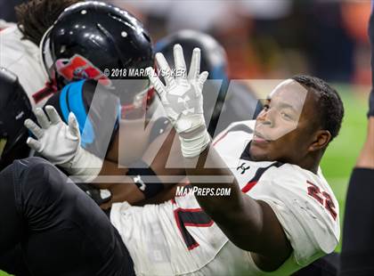Thumbnail 2 in Wagner vs Shadow Creek (UIL 5A Semifinal Playoffs) photogallery.