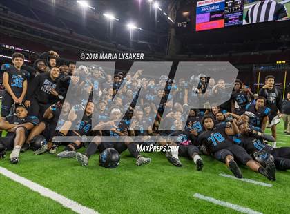 Thumbnail 2 in Wagner vs Shadow Creek (UIL 5A Semifinal Playoffs) photogallery.