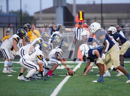 Thumbnail 2 in Mooresville @ Decatur Central photogallery.