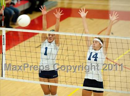 Thumbnail 1 in Bonita Vista vs La Costa Canyon (CIF SDS D2 Final) photogallery.