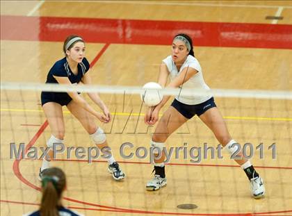 Thumbnail 2 in Bonita Vista vs La Costa Canyon (CIF SDS D2 Final) photogallery.