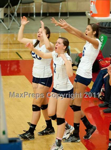 Thumbnail 1 in Bonita Vista vs La Costa Canyon (CIF SDS D2 Final) photogallery.