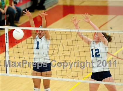 Thumbnail 3 in Bonita Vista vs La Costa Canyon (CIF SDS D2 Final) photogallery.