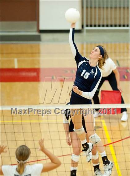 Thumbnail 2 in Bonita Vista vs La Costa Canyon (CIF SDS D2 Final) photogallery.