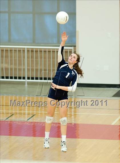 Thumbnail 3 in Bonita Vista vs La Costa Canyon (CIF SDS D2 Final) photogallery.