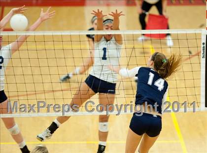 Thumbnail 3 in Bonita Vista vs La Costa Canyon (CIF SDS D2 Final) photogallery.