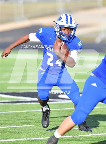 Thumbnail 3 in Wills Point vs. Caddo Mills (UIL 4A Division 2 Region 2 bi-district) photogallery.