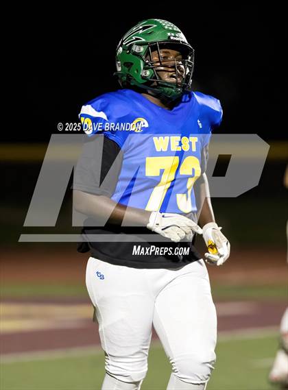 Thumbnail 2 in L.A. Rams NFF Coastal Valley Senior All-Star Game photogallery.