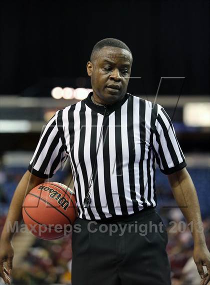 Thumbnail 2 in Christian Brothers vs Vanden (CIF SJS D3 Final) photogallery.
