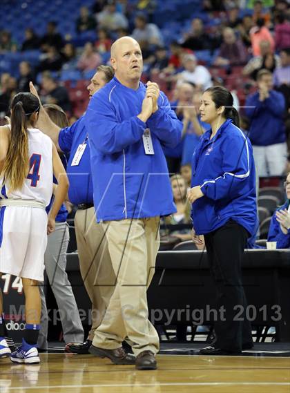 Thumbnail 3 in Christian Brothers vs Vanden (CIF SJS D3 Final) photogallery.