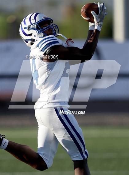 Thumbnail 1 in Marana @ Salpointe Catholic photogallery.