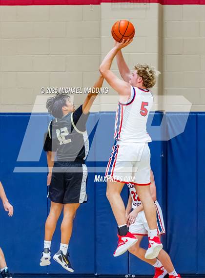 Thumbnail 3 in Nederland @ Hardin-Jefferson photogallery.