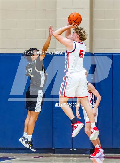 Thumbnail 2 in Nederland @ Hardin-Jefferson photogallery.