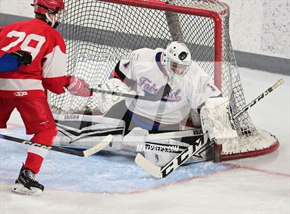 Thumbnail 3 in Greenwich @ Warde/Ludlowe photogallery.