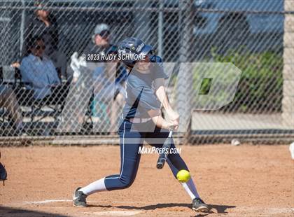 Thumbnail 2 in Mission Hills vs San Dieguito Academy photogallery.