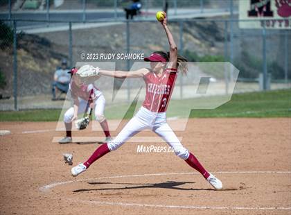 Thumbnail 2 in Mission Hills vs San Dieguito Academy photogallery.
